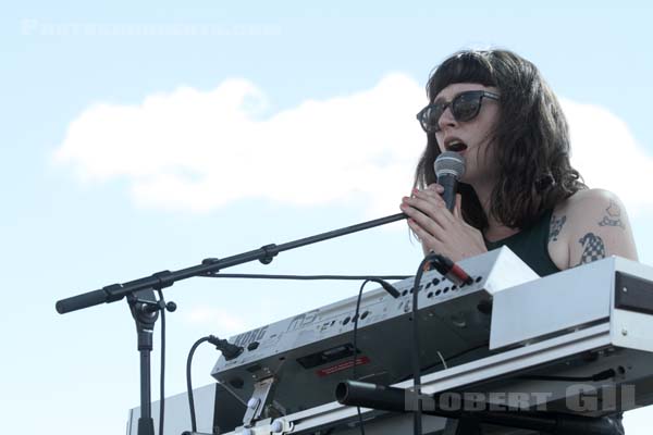 WAXAHATCHEE - 2015-05-30 - NIMES - Grande Scene Flamingo - 